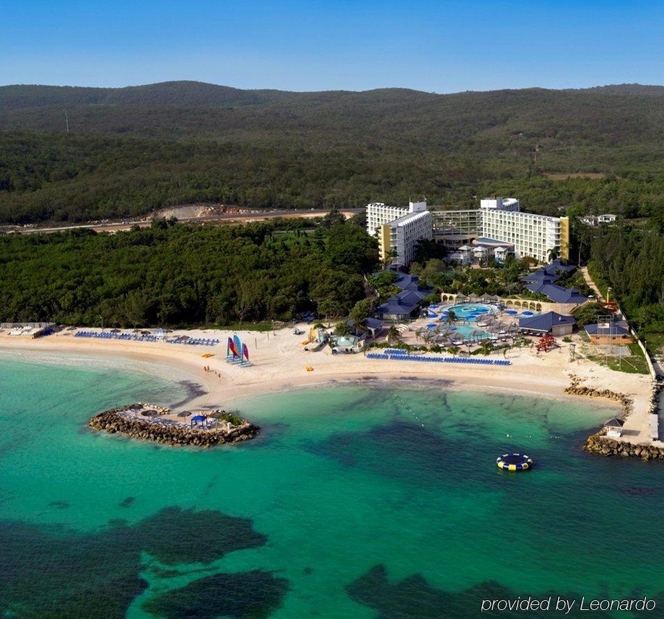 Breezes Trelawny Hotel Trewlany Beach Exterior photo