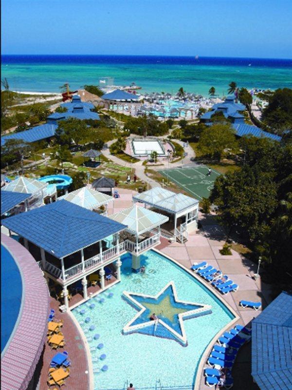 Breezes Trelawny Hotel Trewlany Beach Exterior photo