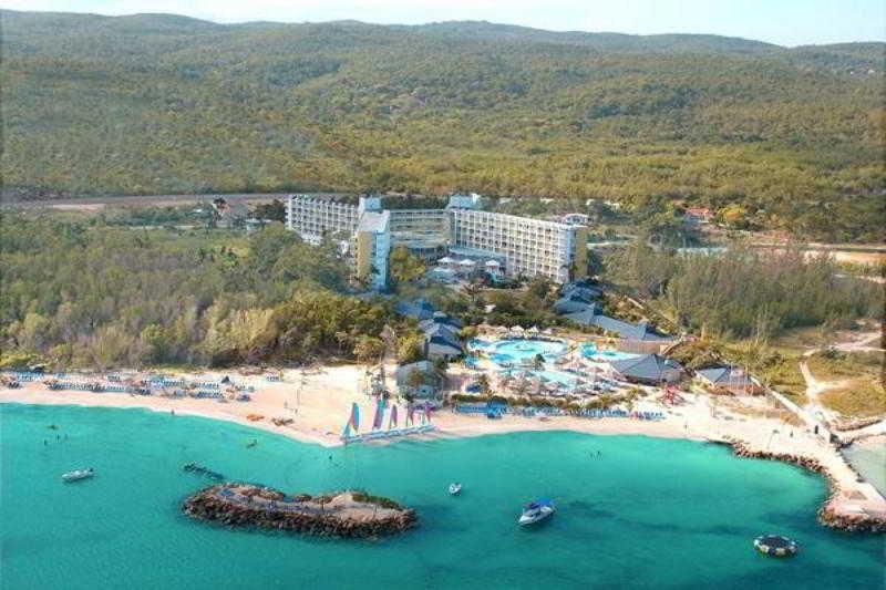 Breezes Trelawny Hotel Trewlany Beach Exterior photo